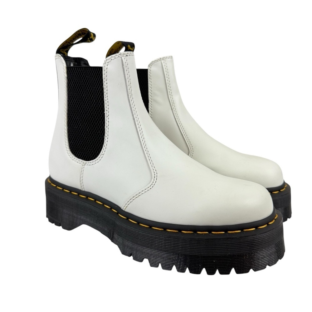 NEW Dr. Martens 2976 Smooth Leather Platform Chelsea Boots White Sz 9